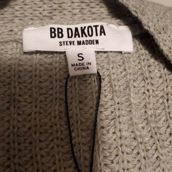 BB Dakota Ladies Gray V Neck Button Up Cardigan Sweater - Ladies Size Small - Picture 5 of 8